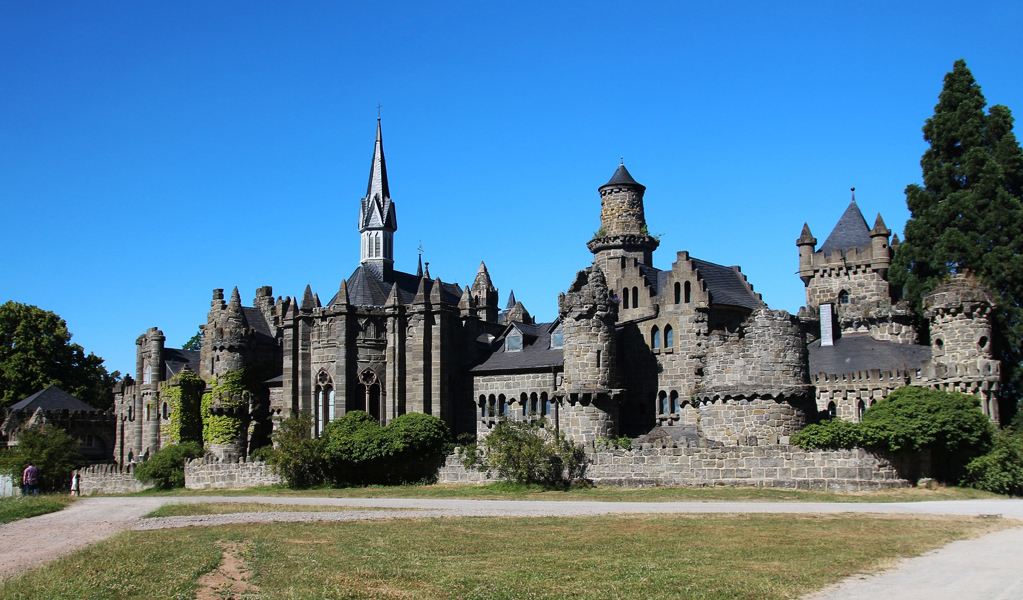 LOWenburg Castle