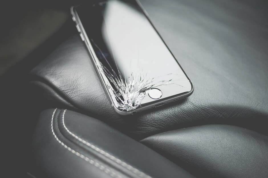 a broken screen is a common smartphone issue