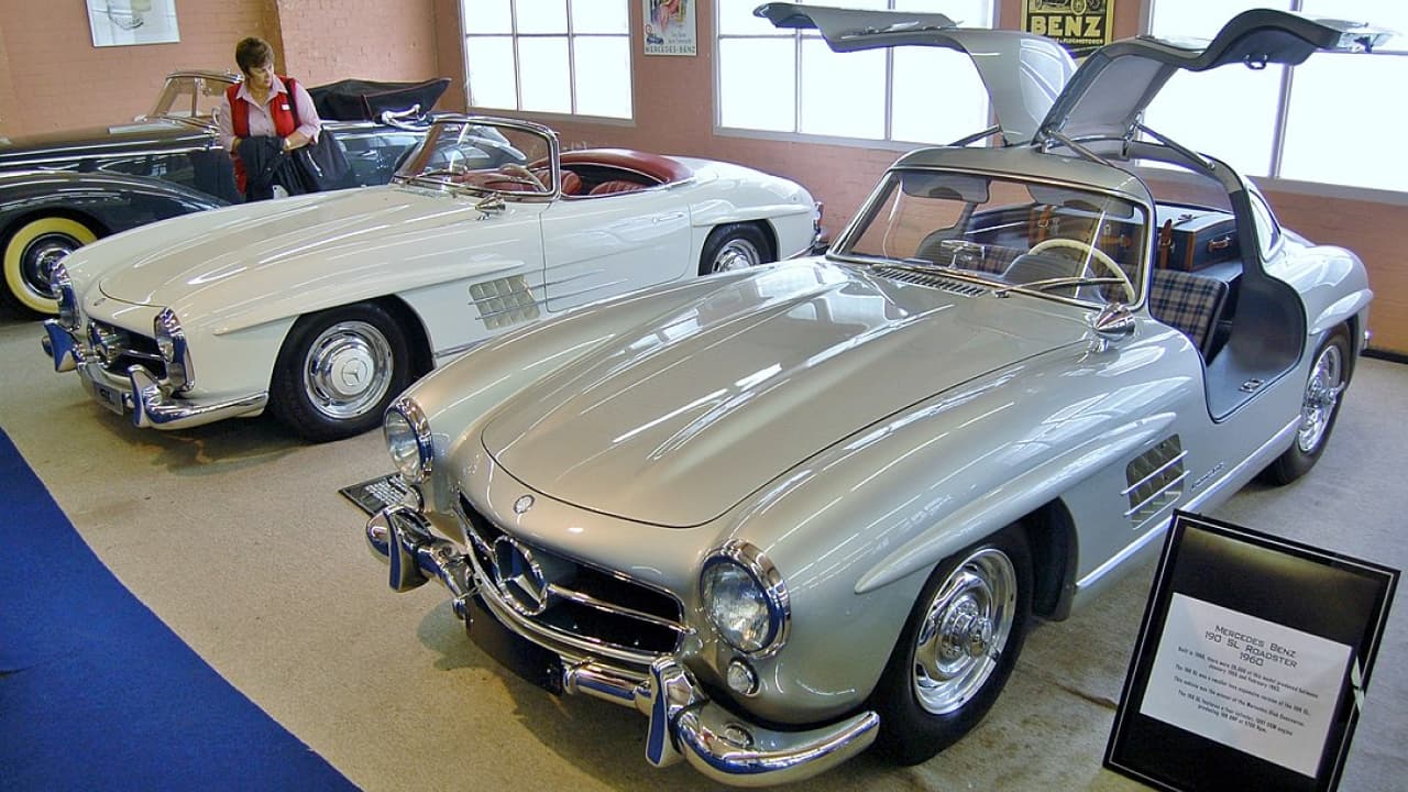 A picture of a silver Mercedes-Benz 300SL Roadster