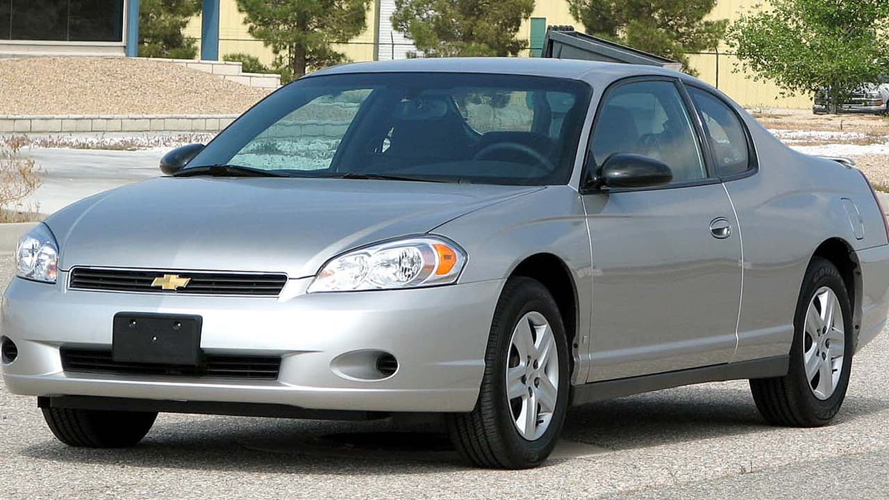 A grey Chevrolet Monte Carlo 