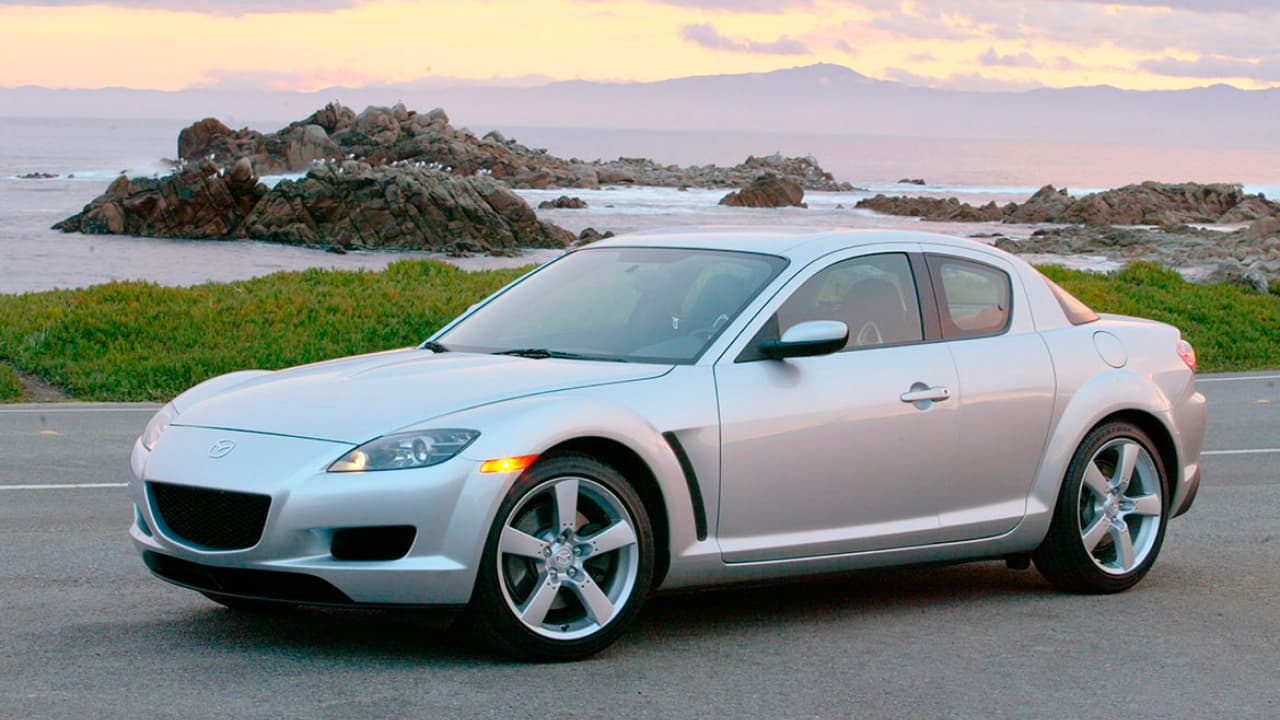 A stunning seaside where the Mazda RX-8 is parked