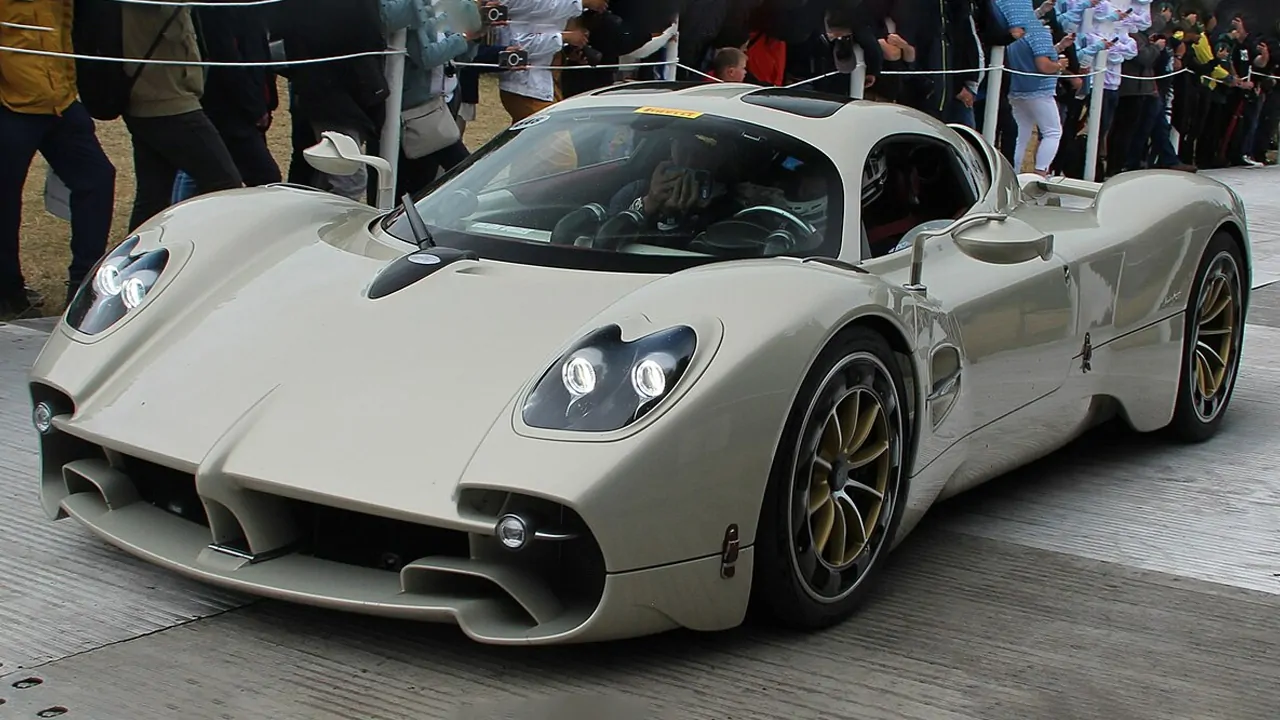 Pagani Utopia in the crowd